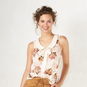 LC Lauren Conrad cream light pink floral sleeveless top Peter Pan collar size S
